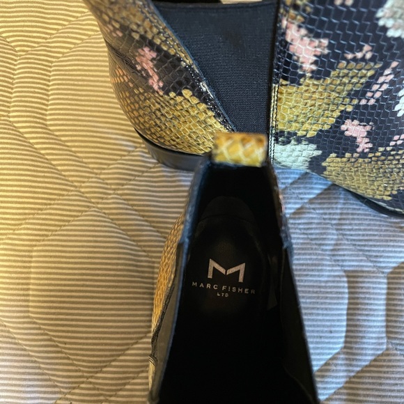 Boots - Picture 4 of 5